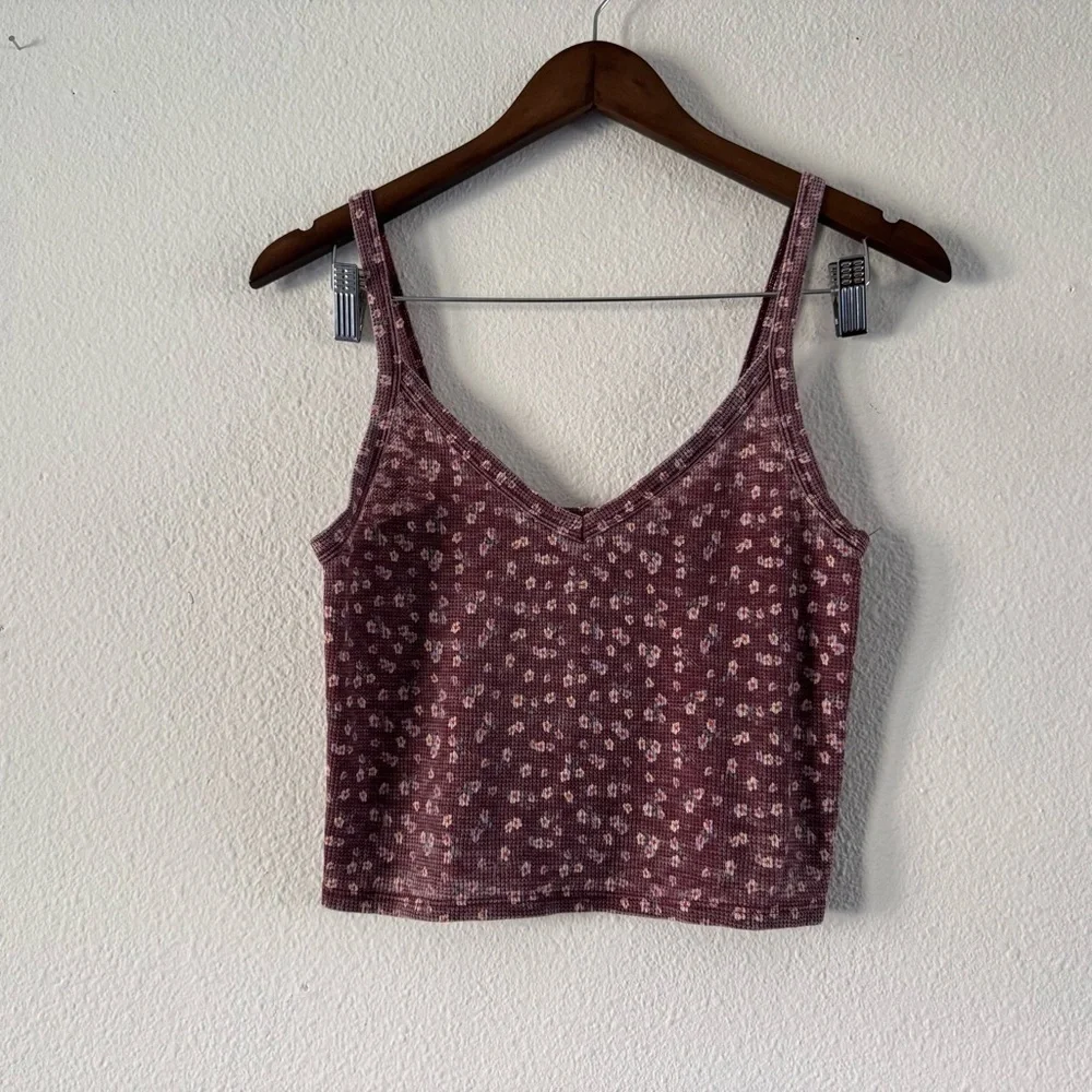American Eagle Cropped Ditsy Floral Burgundy Waffle Knit Cami Medium Ethereal - Picture 2 of 15